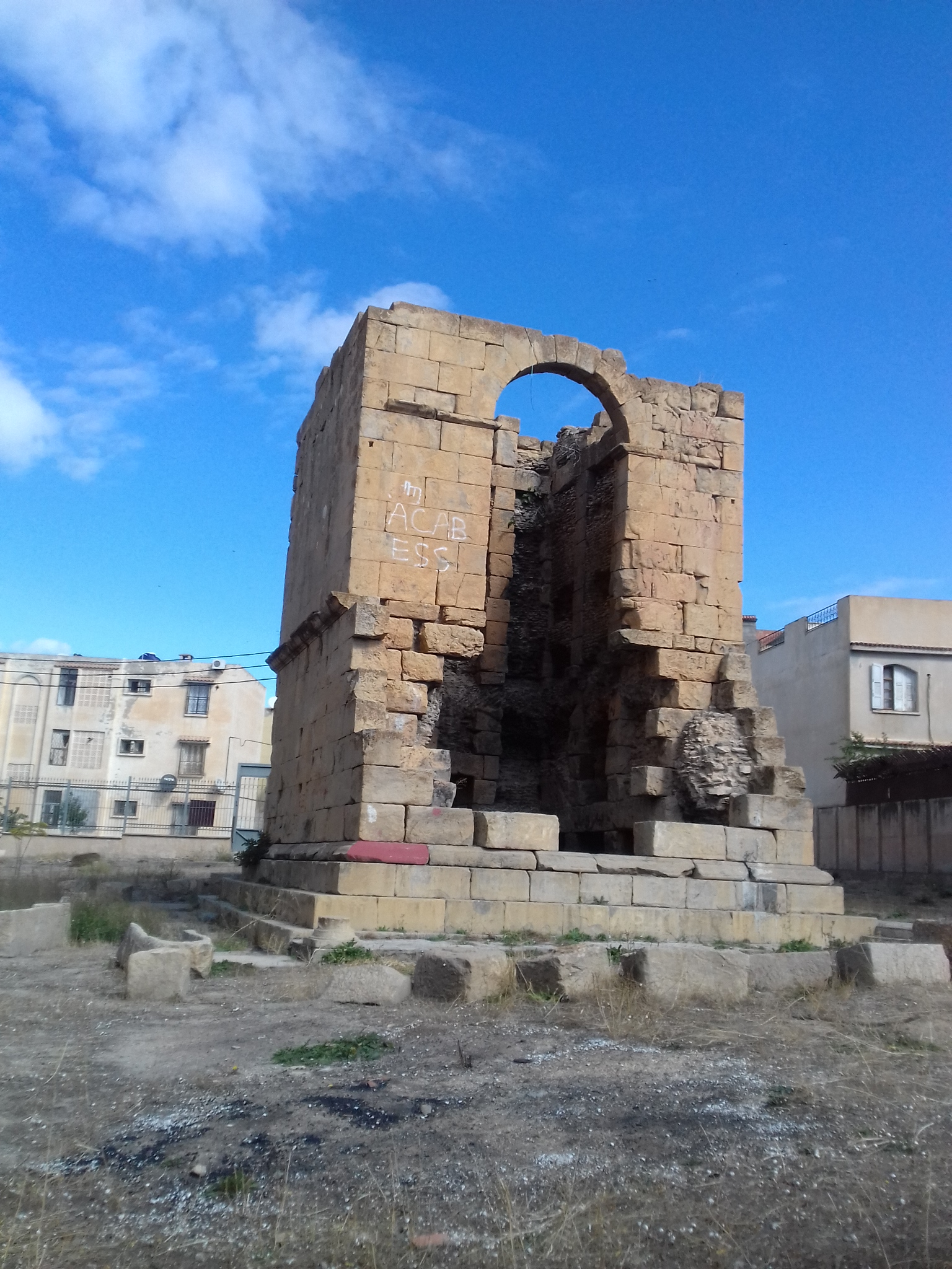 الضريح الروماني المعروف بضريح سيبسيون في سطيف